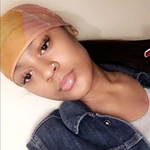 Meet your Posher, Lariyah